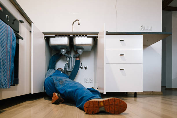 Professional Drain Cleaning technician working in Roscoe, TX